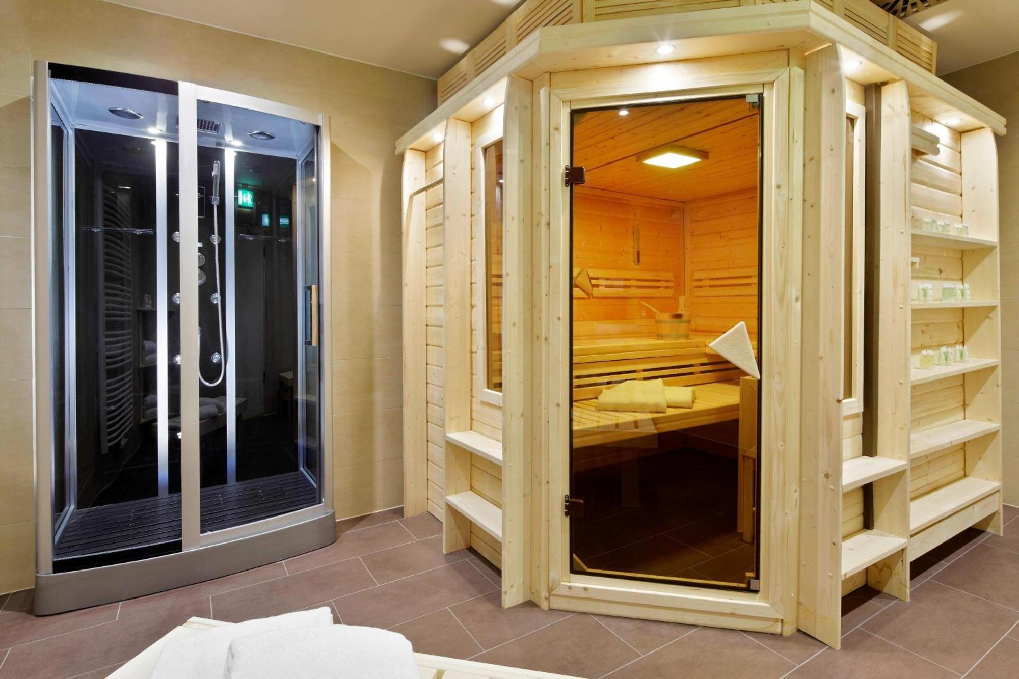 Courtyard By Marriott Maschsee Hotel 4*