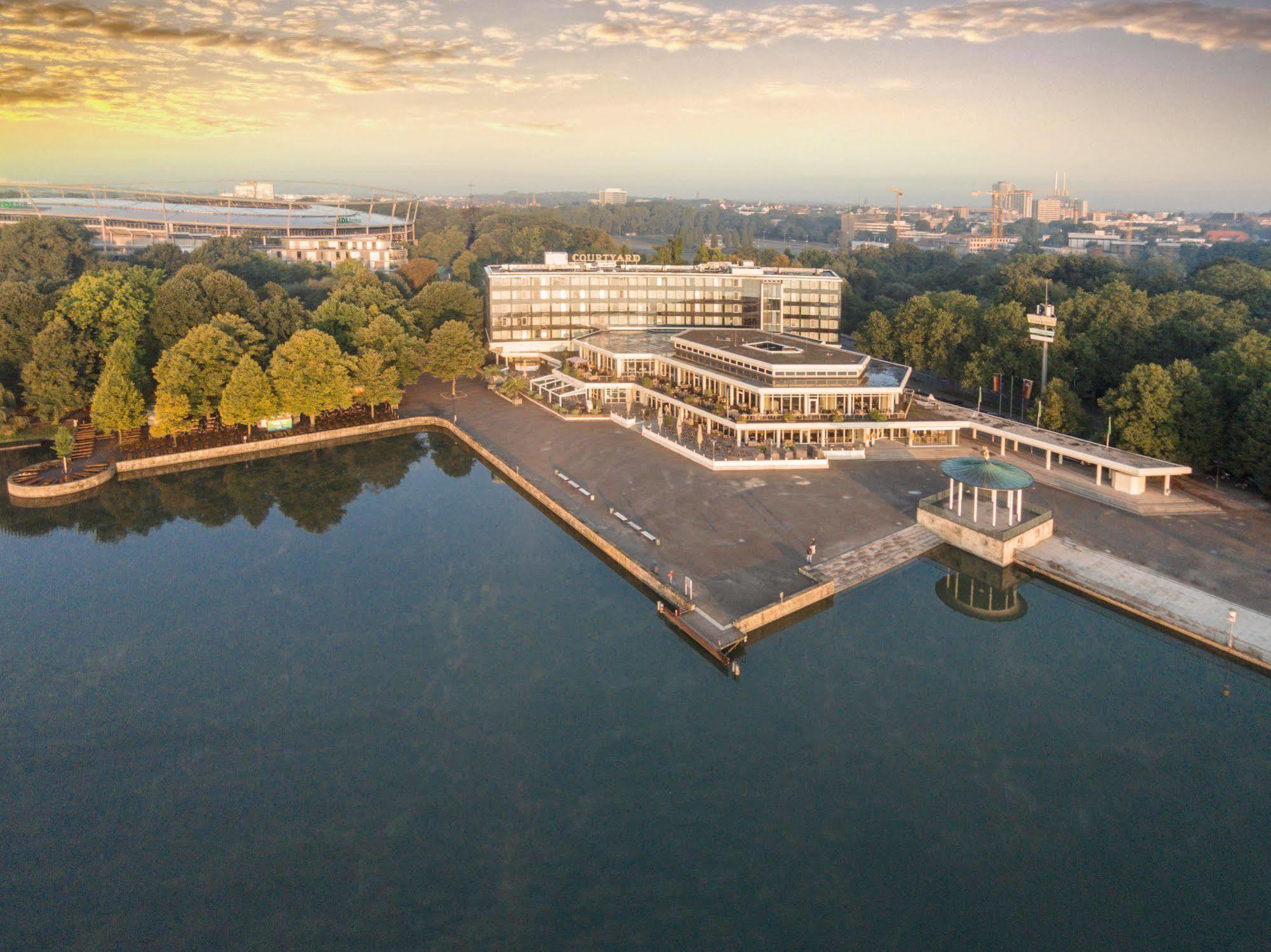 Courtyard By Marriott Maschsee Hotel 4*